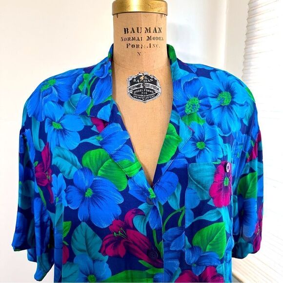 Liz Claiborne Collection Vibrant Floral Short sleeve Button-Up Shirt size 12 - Picture 1 of 10